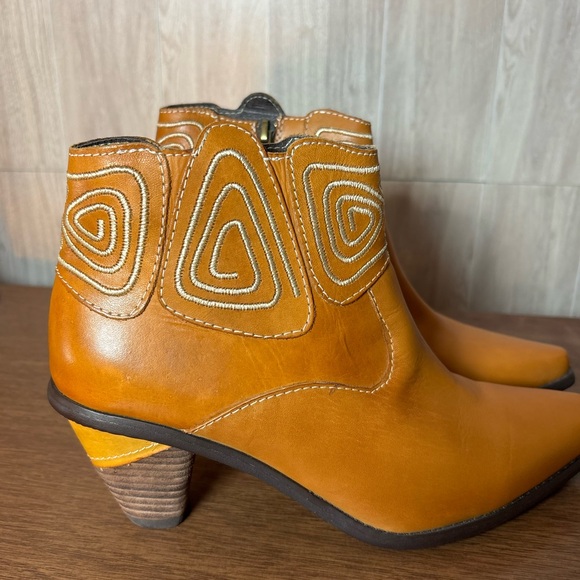 Spring Step Gamer Embroidered  Wester Leather Ankle Booties - Picture 3 of 10